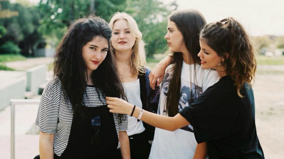 Hinds estrenan vídeo para Chili town