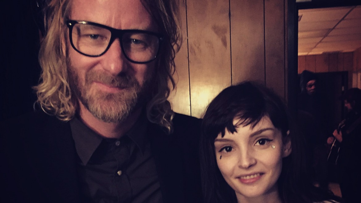 Lauren Mayberry (Chvrches) canta ‘I need my girl’ con The National