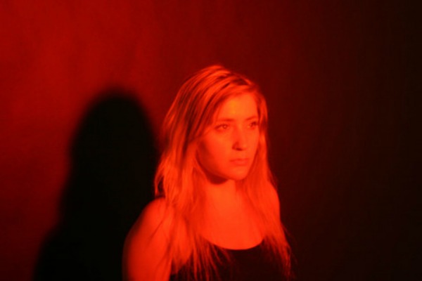 Pharmakon vuelve a lo grande con Body Betrays Itself