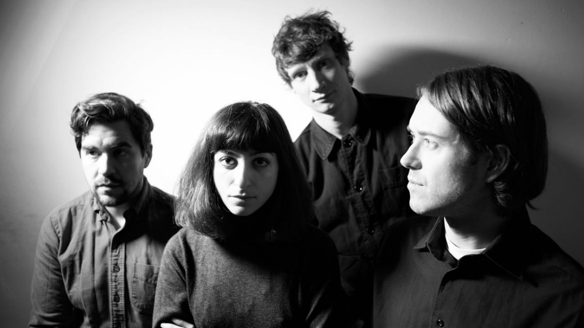 Sauna Youth se confirman con Distractions